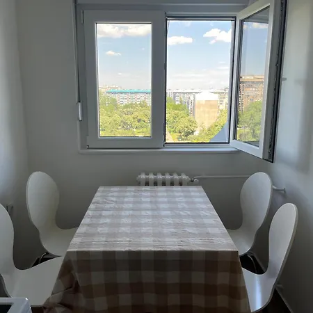 Comfort & Style Panoramic Urban Retreat Apartment *