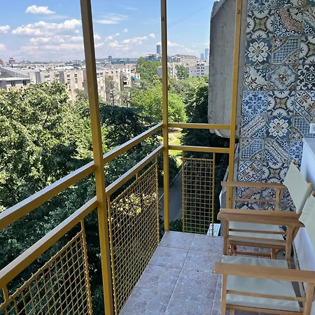 Comfort & Style Panoramic Urban Retreat Apartment