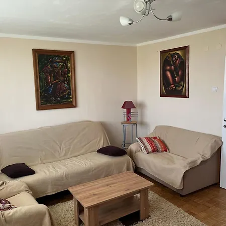 Comfort & Style Panoramic Urban Retreat *