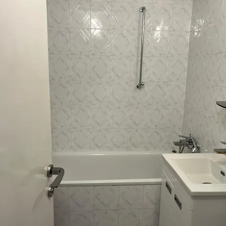 Comfort & Style Panoramic Urban Retreat Appartamento Belgrado