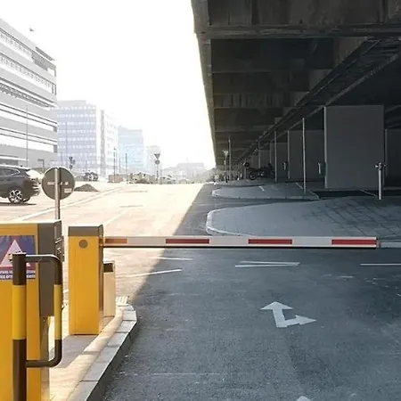 Comfort & Style Panoramic Urban Retreat