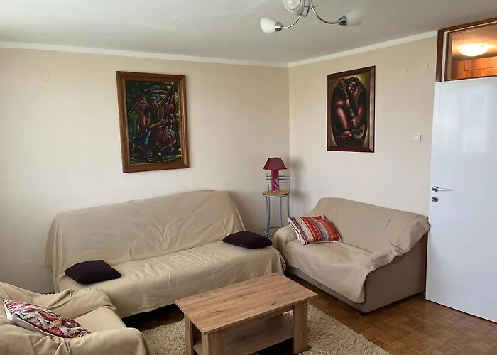 Comfort & Style Panoramic Urban Retreat *